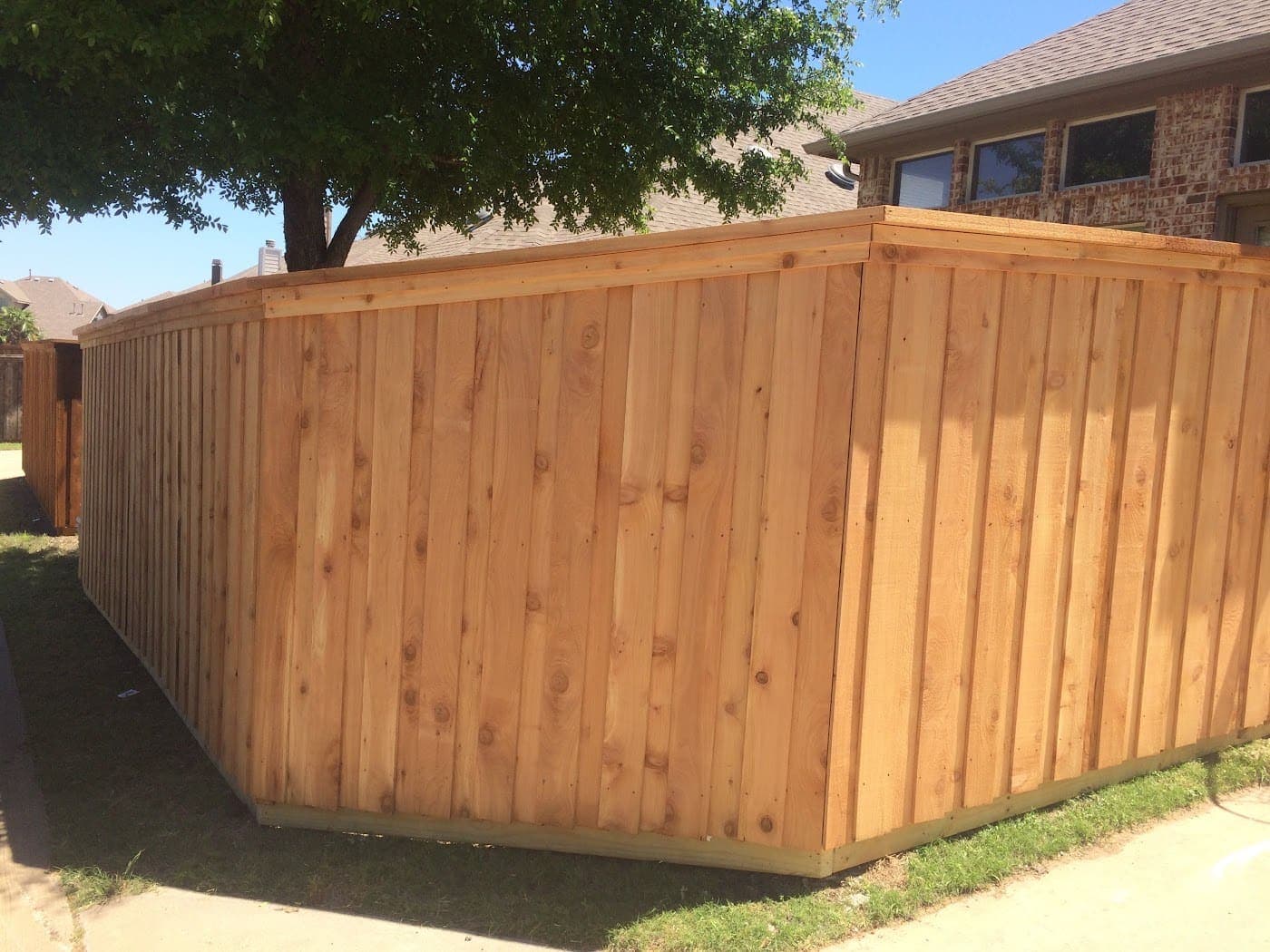 Board-on-board cedar privacy fence turning a back corner