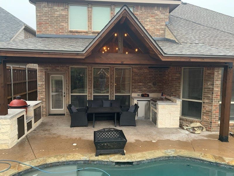 Custom cedar pergola by Woodchuck Millwork in Plano, TX